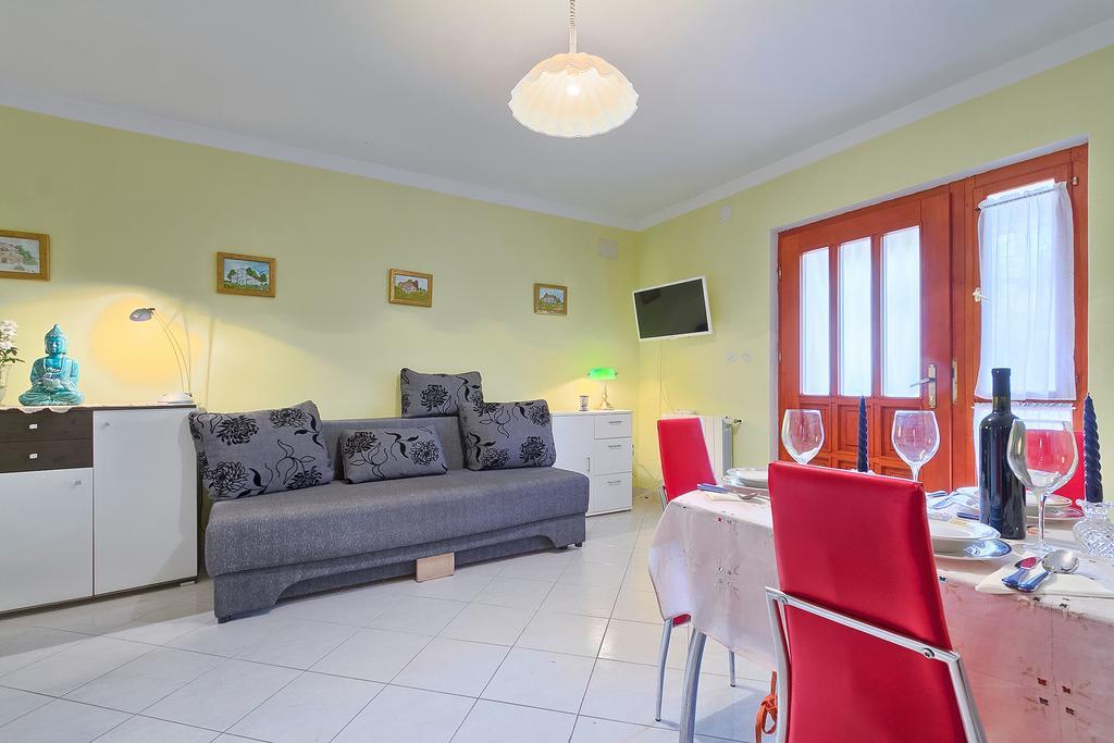 Apartments Valoda Nedeščina Εξωτερικό φωτογραφία