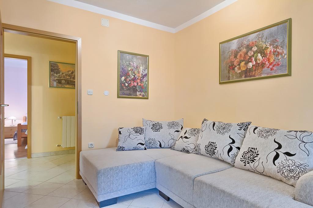 Apartments Valoda Nedeščina Εξωτερικό φωτογραφία