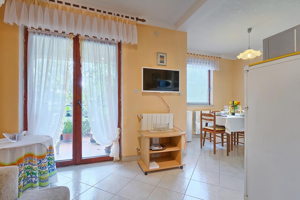 Apartments Valoda Nedeščina Εξωτερικό φωτογραφία