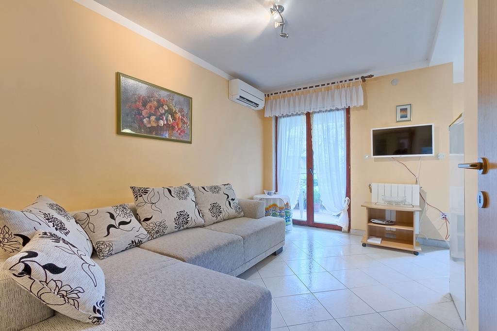 Apartments Valoda Nedeščina Εξωτερικό φωτογραφία