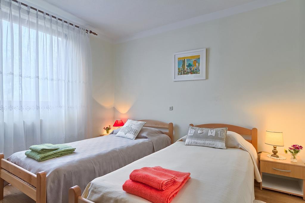 Apartments Valoda Nedeščina Εξωτερικό φωτογραφία