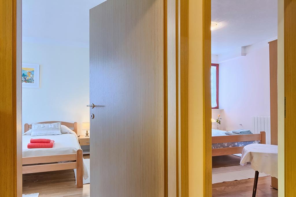 Apartments Valoda Nedeščina Εξωτερικό φωτογραφία