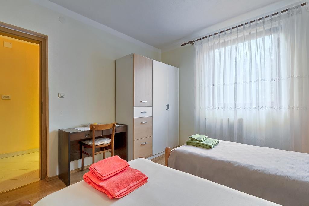 Apartments Valoda Nedeščina Εξωτερικό φωτογραφία