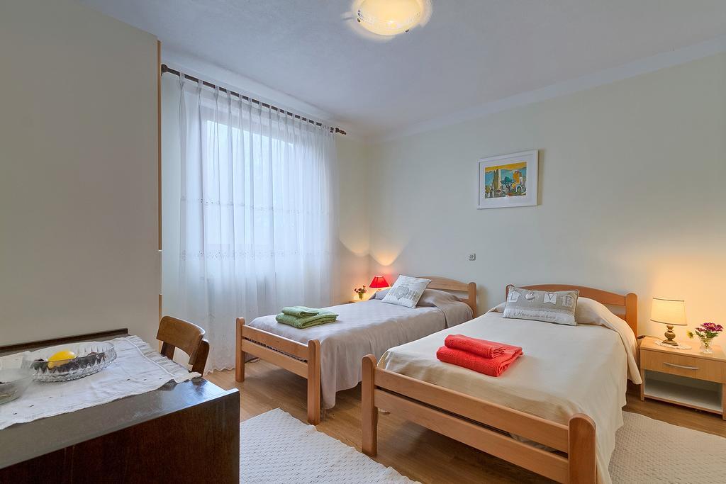 Apartments Valoda Nedeščina Εξωτερικό φωτογραφία